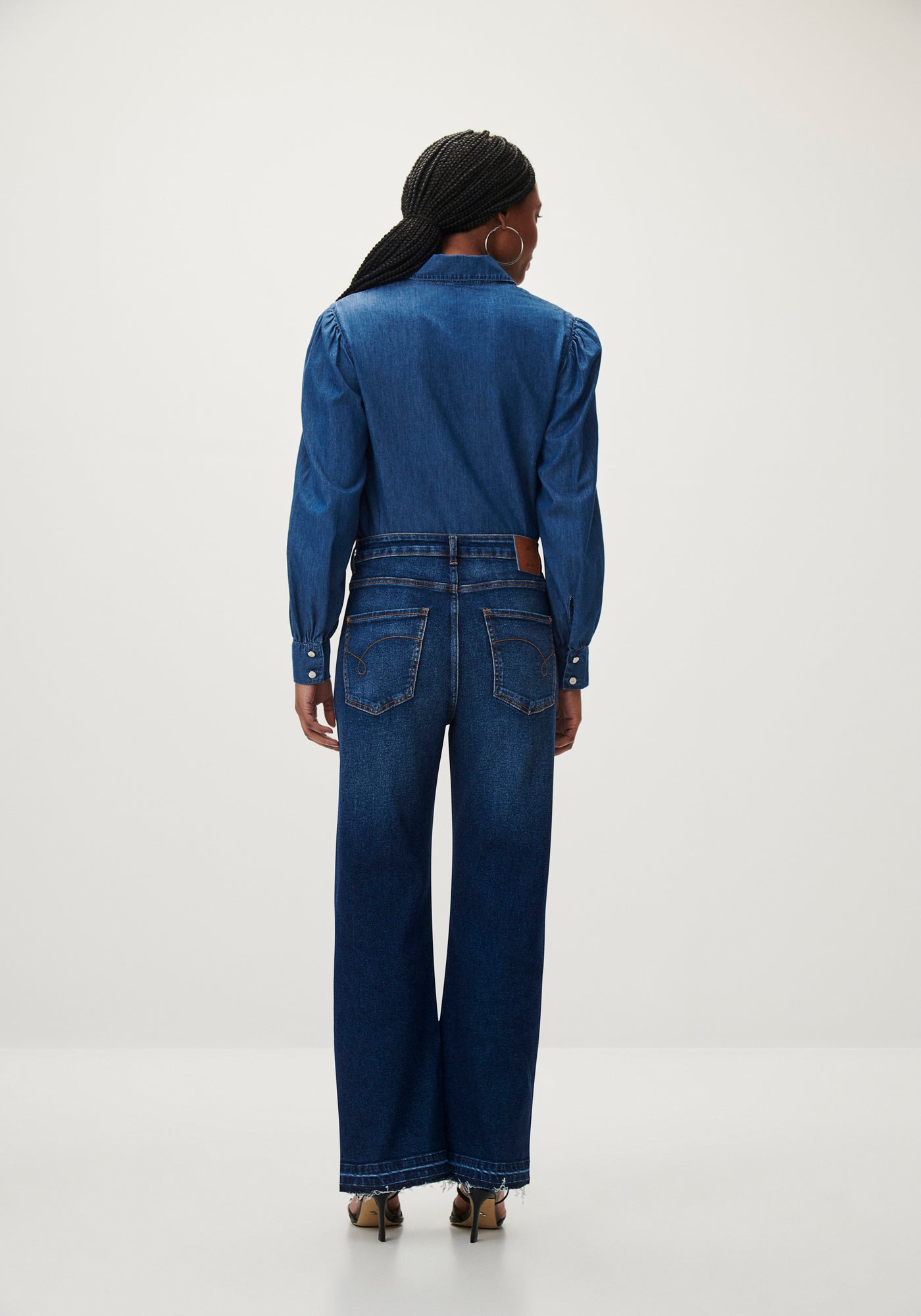 Vaqueros Wide Leg y corte superalto